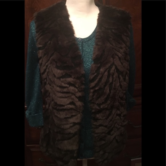 Women’s Dana Buchman  Faux Furry Vest - Picture 3 of 9